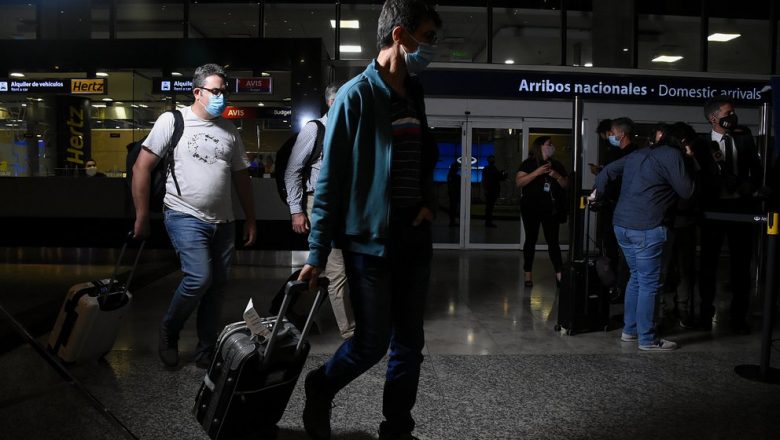 Suspensión de vuelos desde Brasil, Chile y México: qué establece el decreto